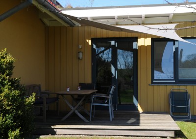 Terrasse mit Sonnensegel
