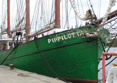 Zweimaster Pippilotta im Museumshafen